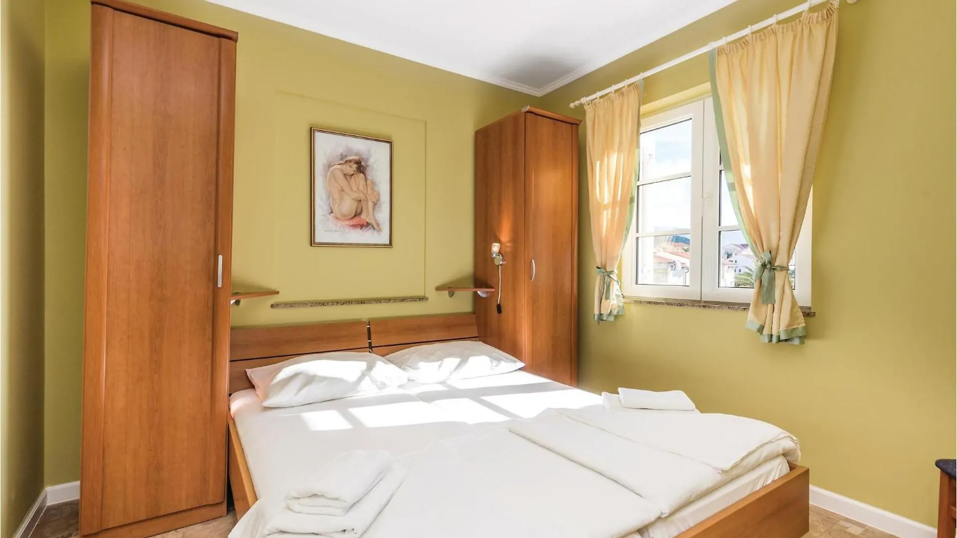 2 Bedroom Awesome Apartment In Banjol