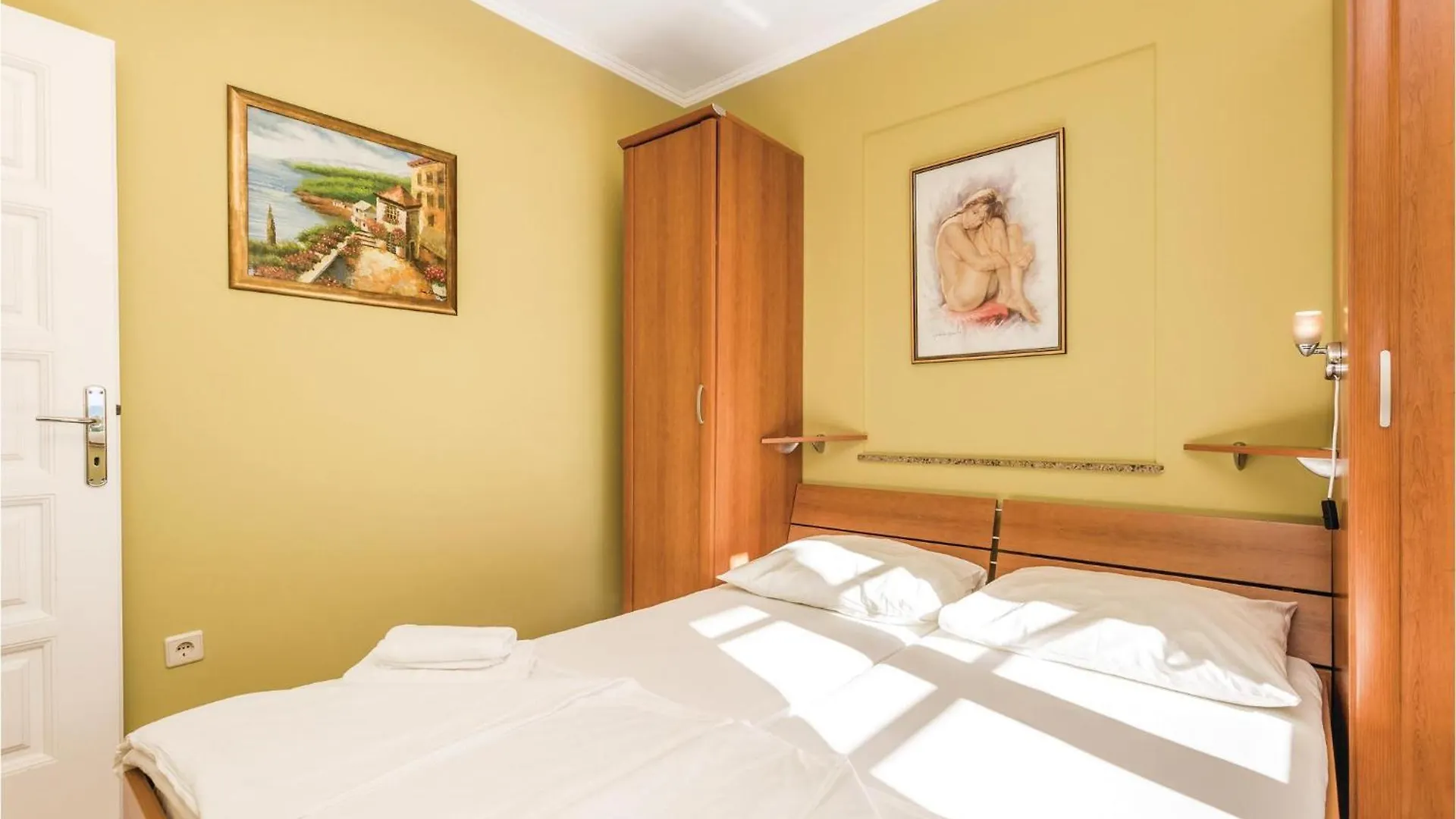 2 Bedroom Awesome Apartment In Banjol Croatia