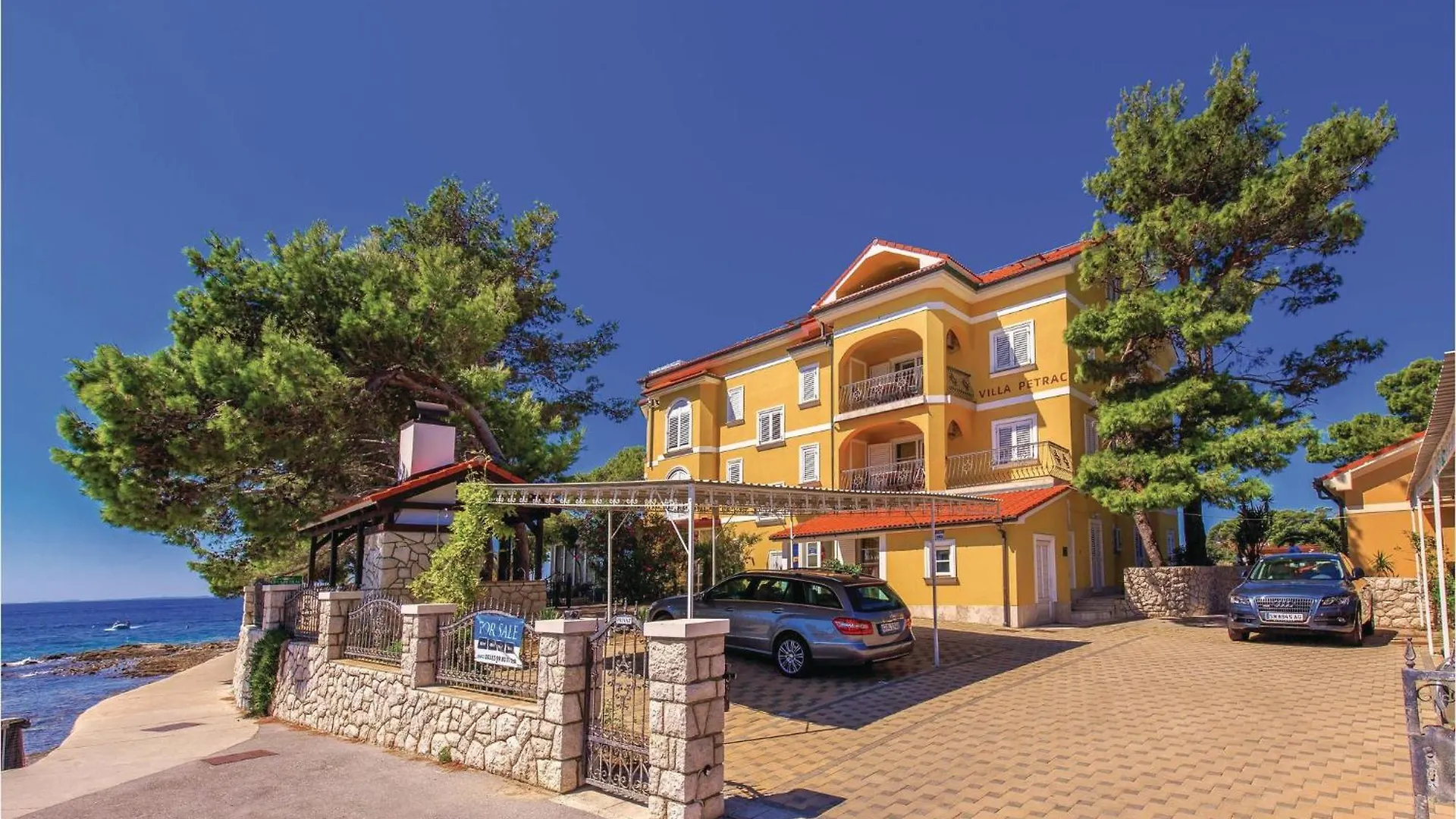 2 Bedroom Awesome Apartment In Banjol Croatia